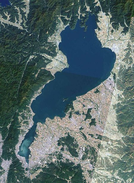 450px-Lake_biwa